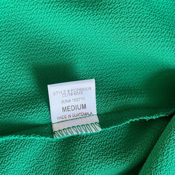 Gibson Tie Waist Short Sleeve Blouse in Green Size Medium - Picture 6 of 8